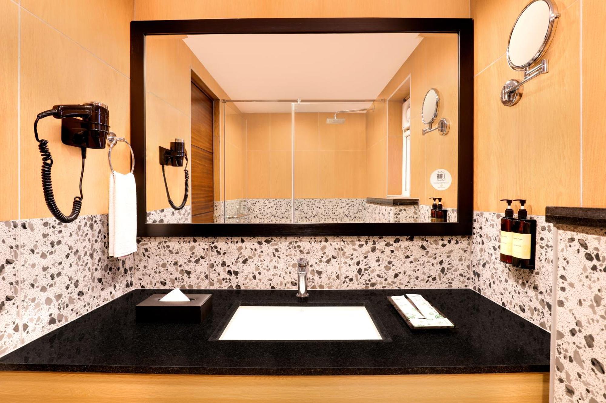Lemon Tree Suites, Whitefield, Bengaluru Ngoại thất bức ảnh